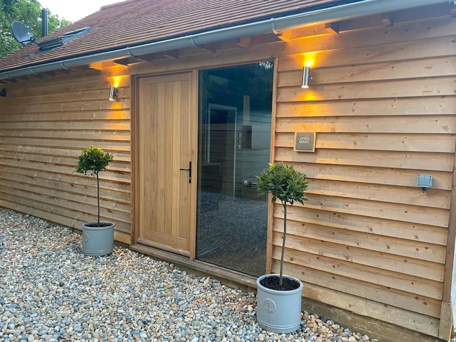 Little Mount, Holiday home *